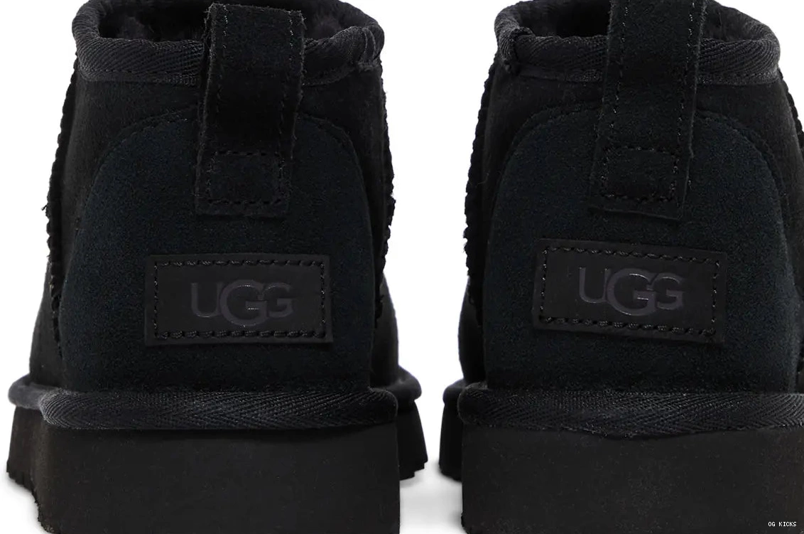 UGG W Ultra Mini Black Classic 0818